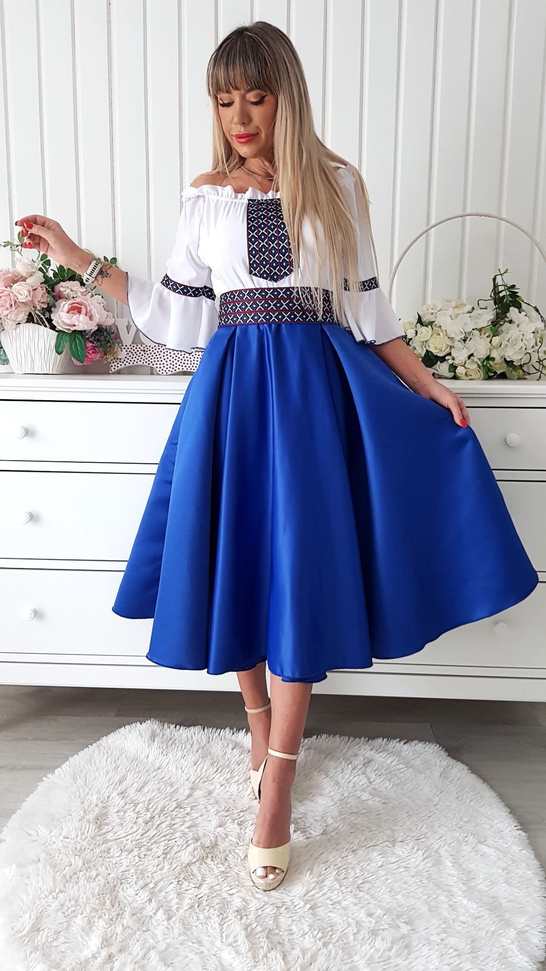 Rochie midi cu motive traditionale Miabella albastru